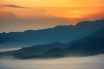 Fototapeta na wymiar Phu Langka at Sunrise