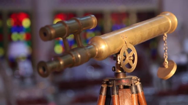 Handheld telescope on stand