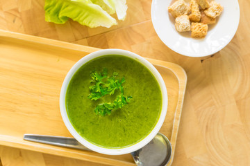 spinach soup, vegetarian food..