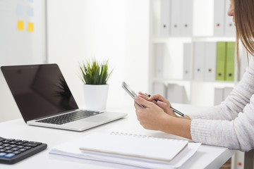 Fototapeta premium Texting office employee