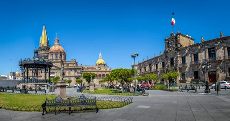 Foto op Plexiglas Kathedraal van Guadalajara en staatsoverheidspaleis - Guadalajara, Jalisco, Mexico © diegograndi
