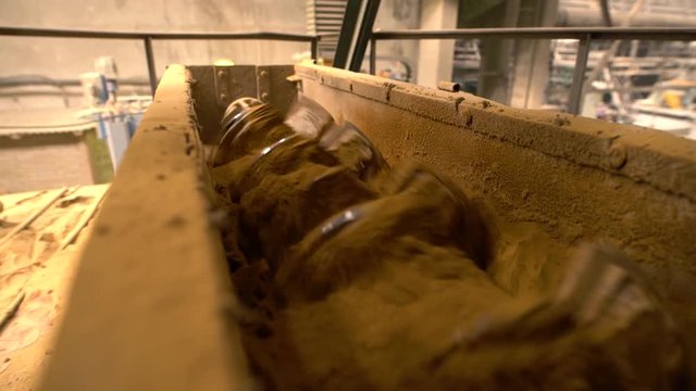 Using screw conveyor in production of bricks