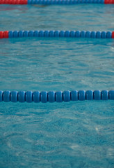 Swimming pool with swim lanes