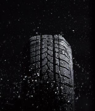 Tire while raining