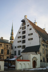Obraz premium Traditional medieval houses in street of Riga old town.