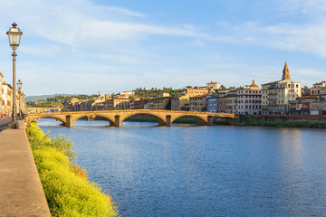 Obraz premium Arno River with bridge in Florence, Italy