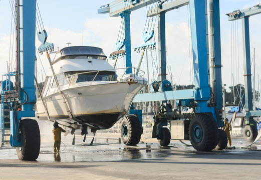 Fototapeta boat lift out of the water