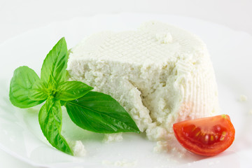 Ricotta fresca pomodoro e basilico