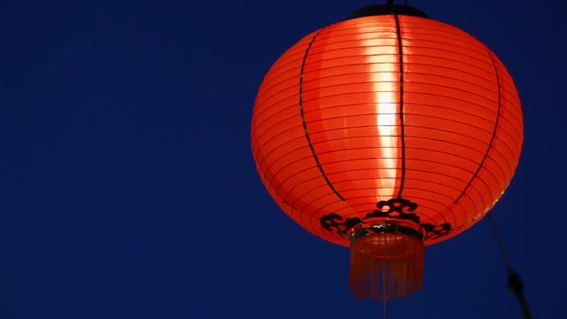 WS LA Chinese lantern illuminated at night / Singapore
