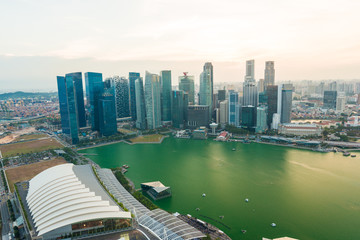 Fototapeta premium Singapore city skyline Marina Bay at sunset