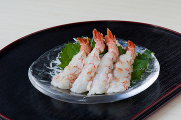 アカエビの刺し身