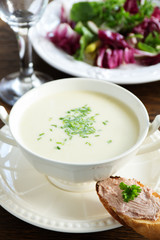 Vishisuaz soup with leeks and cream.