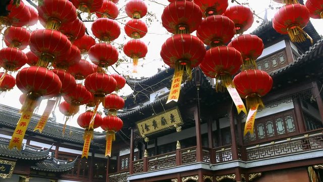 WS LA Lanterns hanging in front of temple / Yu Yuan Gardens, Shanghai, China