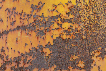 rust between the welding of steel plate