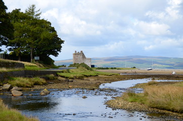 Fototapeta na wymiar Lochranza castle, Isle of Arran