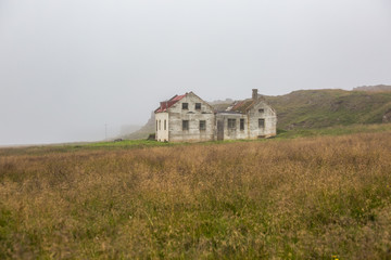 Fototapeta na wymiar Beautiful abadoned house in the fog
