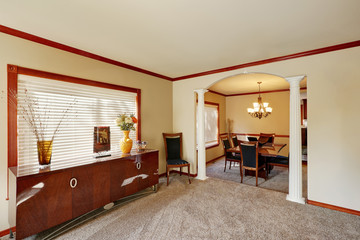 Entrance room with comfortable sitting area