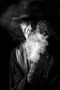 Man smoking the pipe