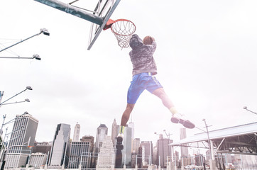 Huge slam dunk © oneinchpunch
