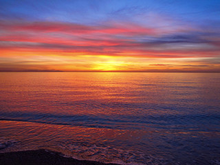 Fototapeta na wymiar Colorful sunrise in the beach 7