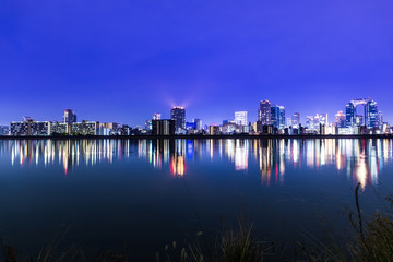 都市の夜景 日本のビル群