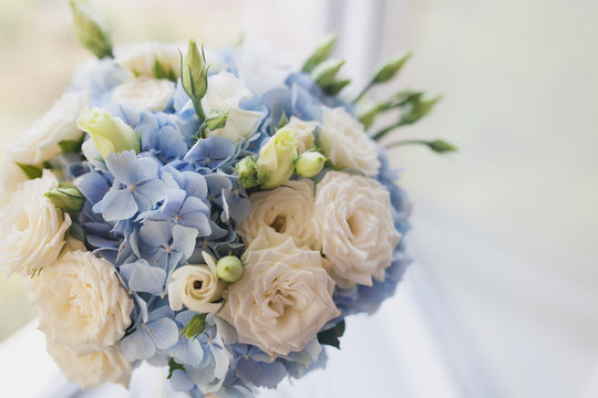 Fototapeta Beautiful wedding bouquet close up outdoor. Details, petals, leaves