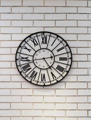 Fototapeta na wymiar Vintage Clock on brick wall