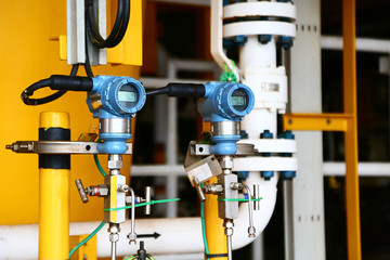 Pressure transmitter in oil and gas process, Send signal to controller and reading pressure in the...