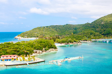 Fototapeta na wymiar Beach and tropical resort, Labadee island, Haiti.