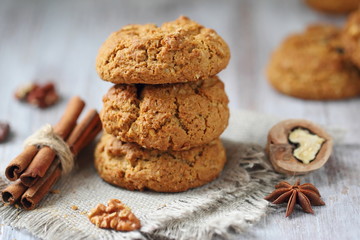 Oatmeal cookies with nuts, raisins and cinnamon