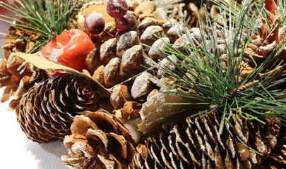 Christmas decoration to decorate the centerpieces with pine cone