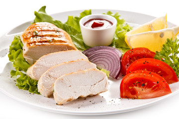 Grilled chicken fillet and vegetables 