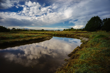 F, Bretagne, Finistère, am  Flutungslauf des Flusses l'Horn vor