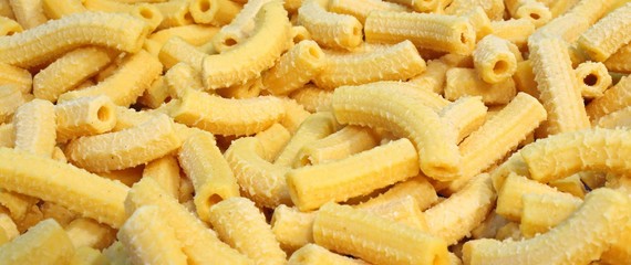 yellow macaroni dry fresh pasta