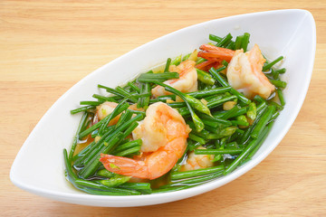 stir-fry flowering chinese chives with prawns