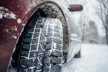 All-season tyre or mud and snow tire