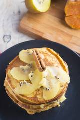 Pancakes of yam and kiwi