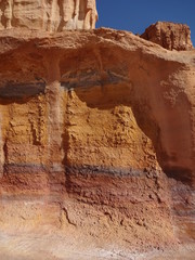 Gros plan : roche de grès multicolore