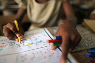 Schoolchildren. Primary School Adjallé. Lomé. Togo. / Cours de mathématiques. Etablissement...