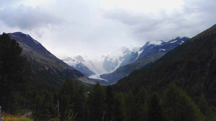Fototapeta na wymiar Alps Bernina Pass