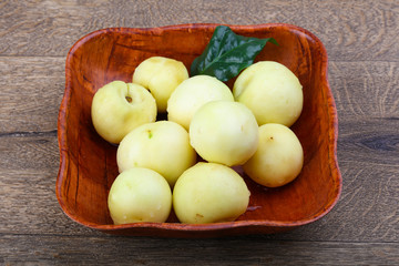 Nectarines in the bowl