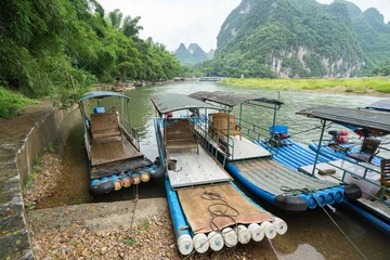 Gordijnen Traditional chinese rafts on the Li river. Yangshuo, China. © upslim