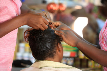 Atelier de coiffure Lomé. Togo. / Lomé hairdressing workshop. Togo.