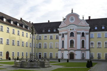 Fototapeta na wymiar Kloster Metten, Innenhof