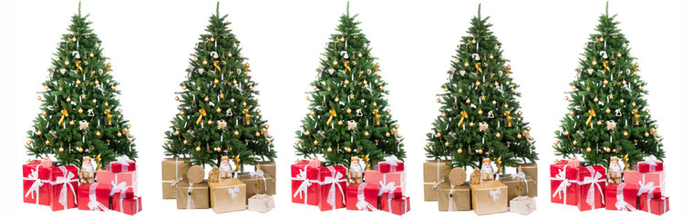 Fototapeta na wymiar weihnachtsbaum mit roten geschenkpaketen