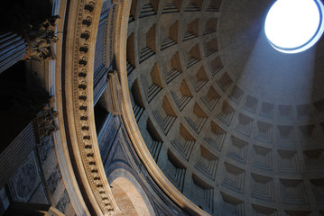 Obraz premium cupola con fascio di luce