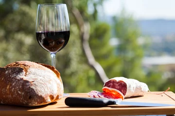 Fotobehang verre de vin rouge pain et  saucissson © plprod
