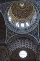 Fototapeta na wymiar cupola basilica cattedrale san andrea a mantova lombardia italia europa italy europe