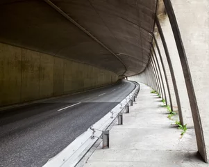 Photo sur Plexiglas Tunnel Interior of a tunnel road