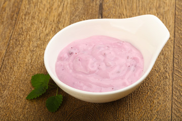 Yoghurt with blueberries
